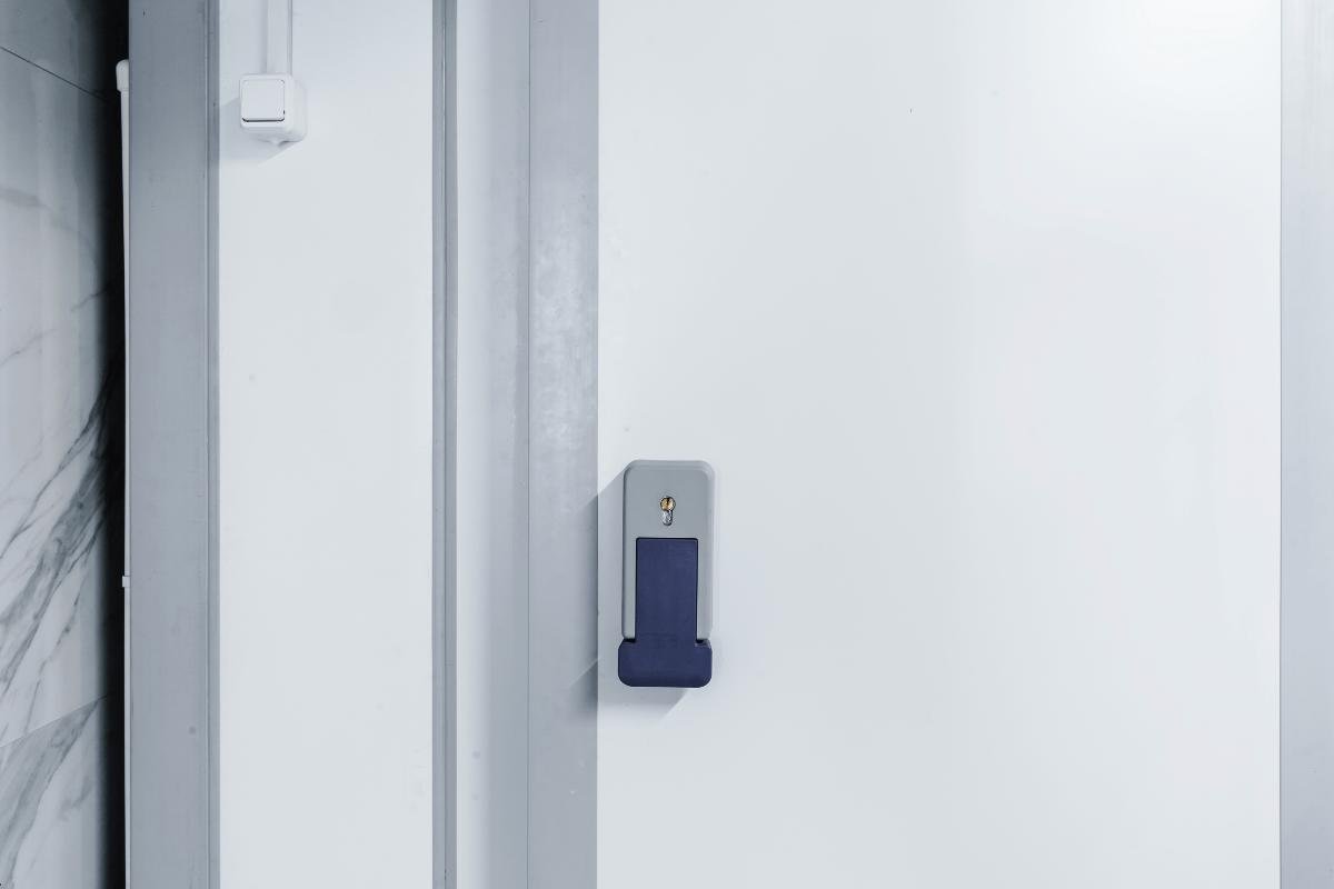 The Benefits of Energy-Efficient Cold Room Doors for Your Business